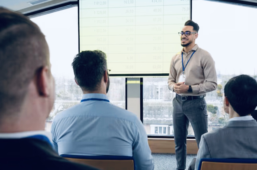 Consulta a tu asesor y capacítate en la ISO 14001:2026 para lograr tu certificación